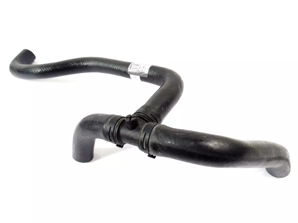 Genuine MTC Lower Radiator Hose For Land Rover Discovery 2 (1999-2004) – Direct Fit, 2-Year Warranty